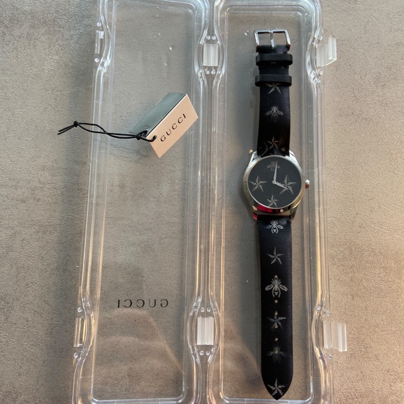 Authentic New GUCCI G-Timeless Bee and Star Motif Black Dial Leather Strap main image 11
